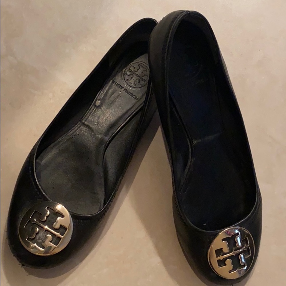 Tory Burch Size 9 Classic Black with TB gold logo